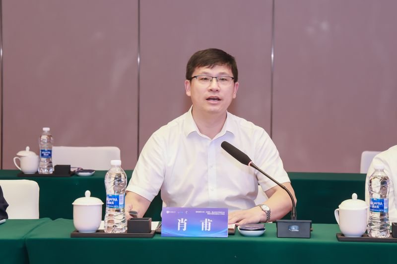 校友会会长刘陈